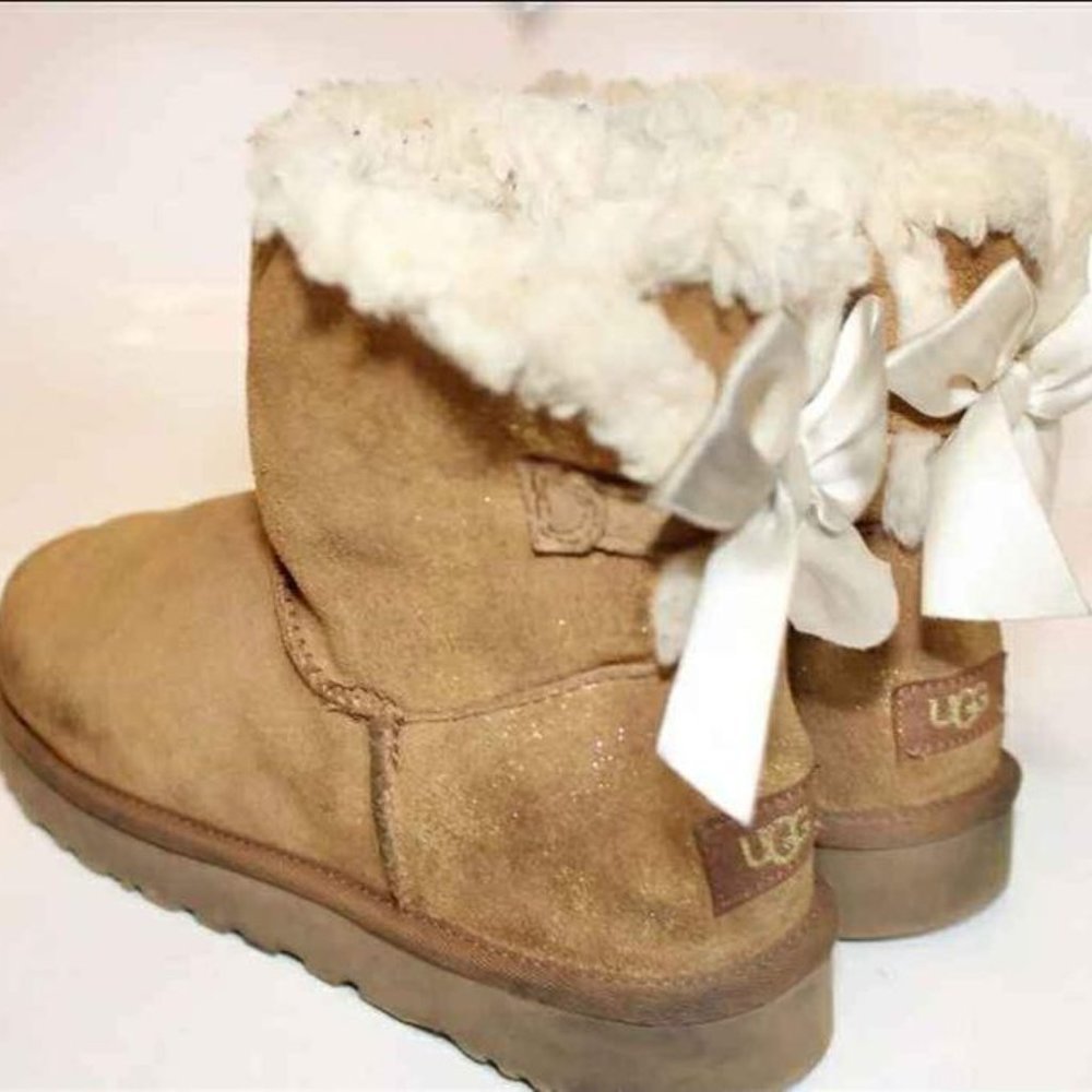 UGG Australia Mini Bailey Bow Glimmer Metallic Glitter Sheepskin Boots Size 9